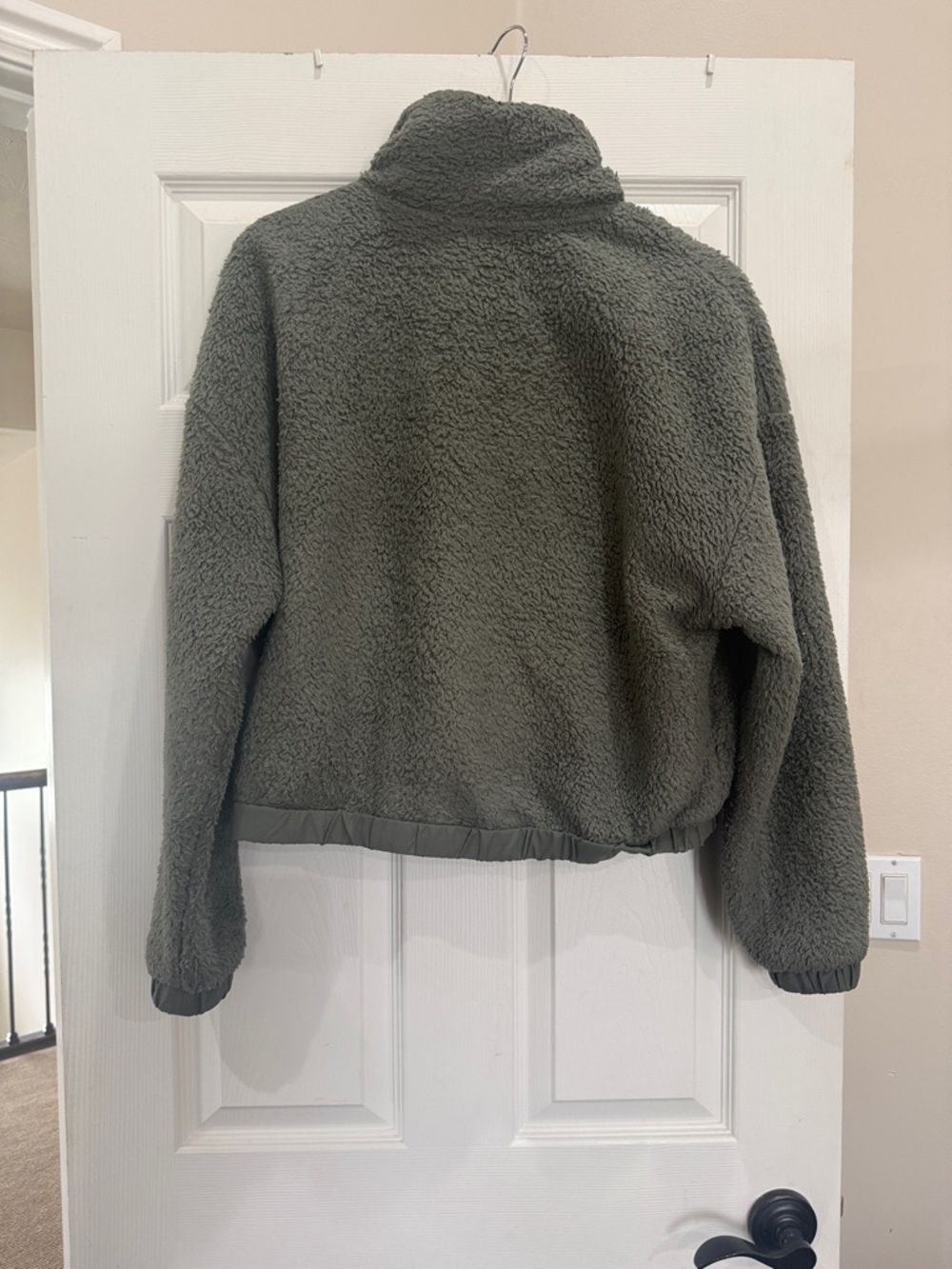 Vuori Olive Green Sherpa Jacket - Picture 4 of 4